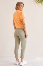 25" Pull-On Technical Capris