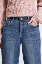 Sophia Curvy Wide Leg Jean