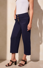 Audrey Hugging Wide Crop Jean